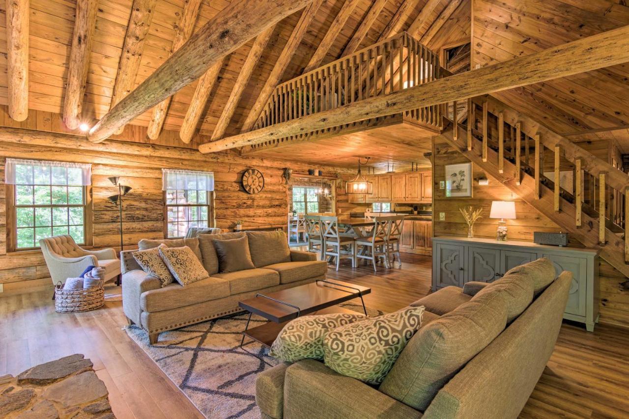 Secluded Cabin With Spacious Kitchen And Dining Area! Sunset Exterior photo