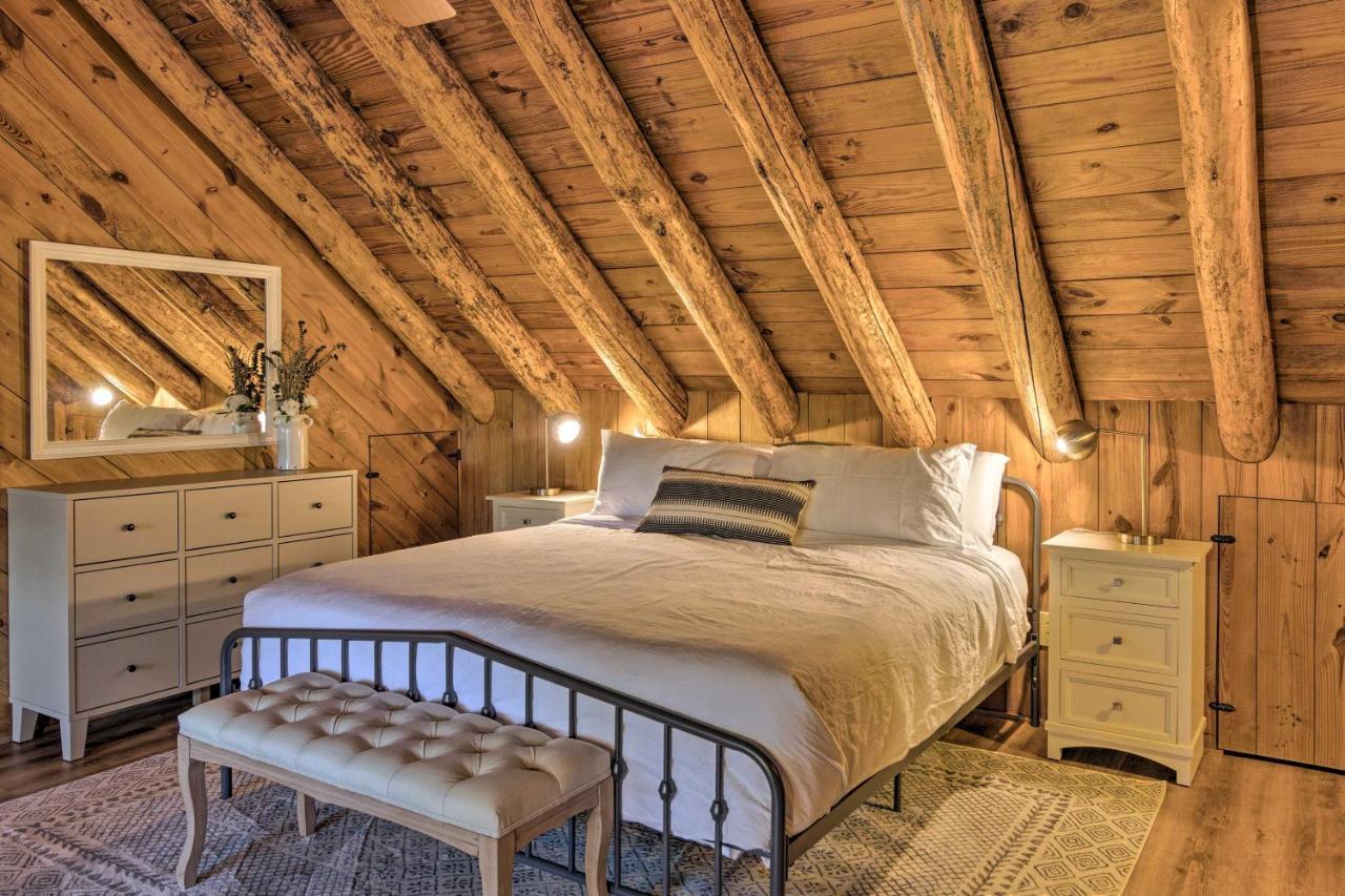 Secluded Cabin With Spacious Kitchen And Dining Area! Sunset Exterior photo